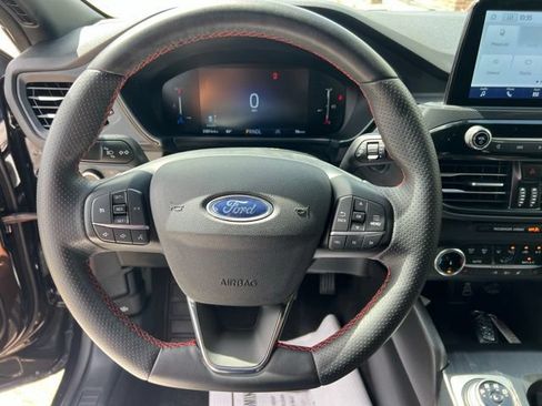 Used 2025 Ford Escape ST-Line Select AWD/4WD image 14