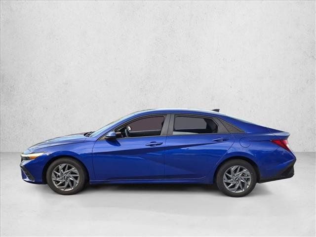 Used 2024 Hyundai Elantra SEL FWD image 7