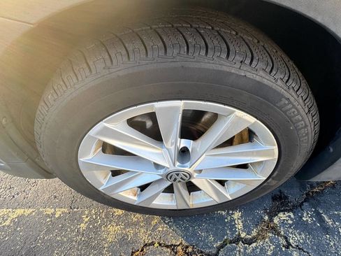 Used 2019 Volkswagen Golf Alltrack SE image 36