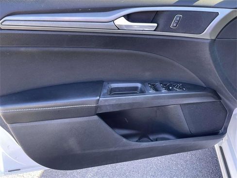 Certified 2020 Ford Fusion SE image 10