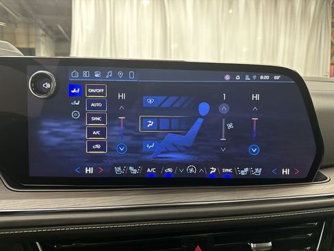 New 2026 Chevrolet Suburban Premier image 19