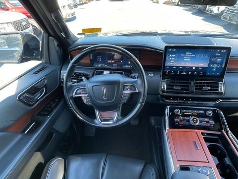 Used 2024 Lincoln Navigator L 4WD image 31