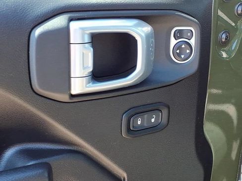 Used 2024 Jeep Wrangler Unlimited Sport AWD/4WD image 17