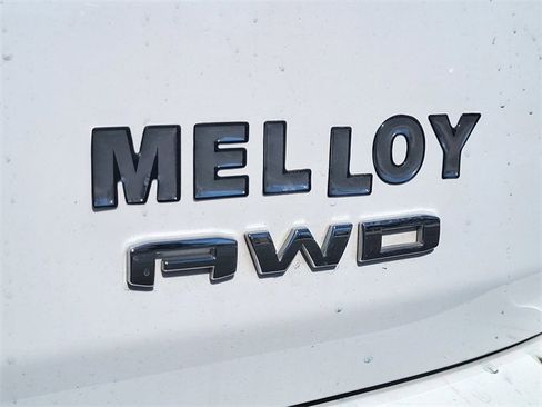 Used 2024 GMC Terrain SLT image 9