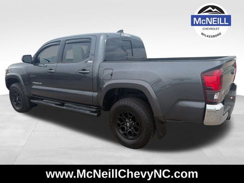 Used 2021 Toyota Tacoma SR5 RWD image 6