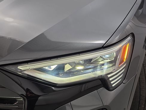 Used 2024 Audi Q8 e-tron Prestige image 32