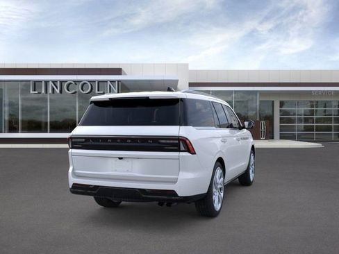 New 2025 Lincoln Navigator Reserve AWD/4WD image 8