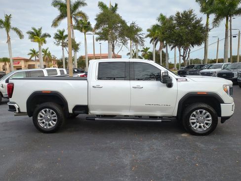 Used 2023 GMC Sierra 2500 Denali w/ Denali Ultimate Package image 3