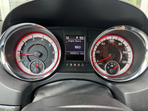 Used 2016 Dodge Grand Caravan SXT w/ Rear Park Assist Package FWD image 17