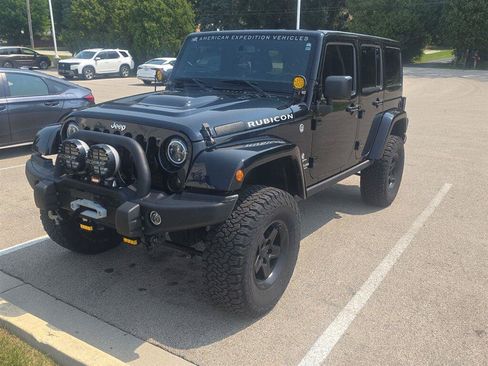 Used 2016 Jeep Wrangler Unlimited Rubicon w/ Connectivity Group AWD/4WD image 19