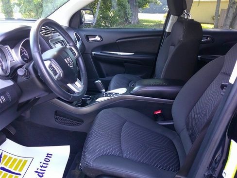 Used 2019 Dodge Journey SE w/ Connectivity Group FWD image 10