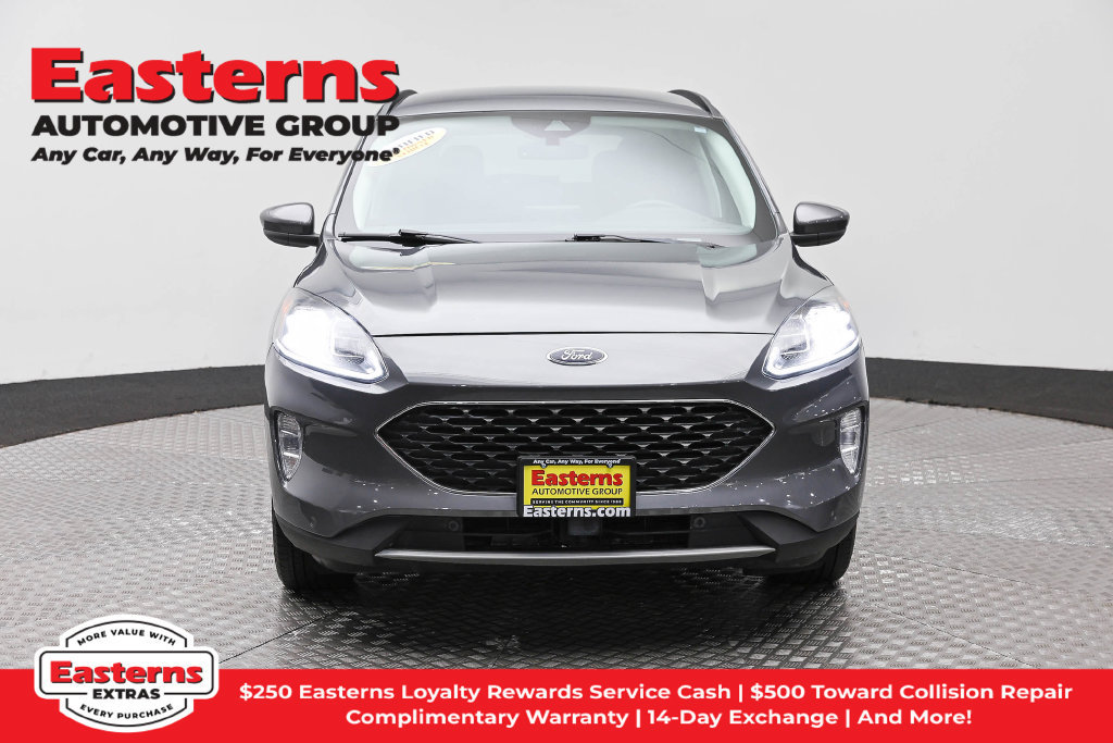 Used 2021 Ford Escape Titanium AWD/4WD image 3