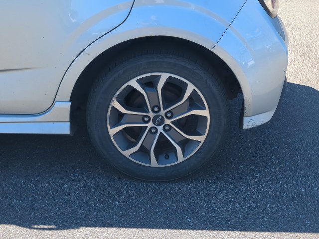 Used 2019 Chevrolet Sonic LT w/ Convenience Package FWD image 17