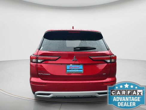 Used 2024 Mitsubishi Outlander SE Black Edition FWD image 4