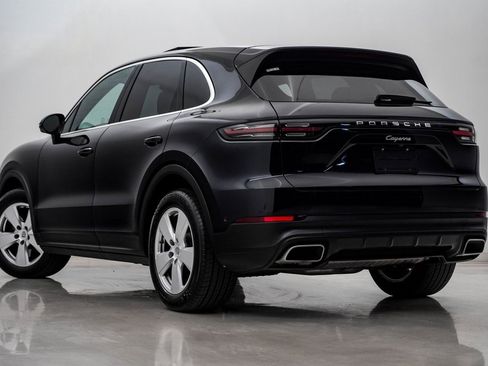 Certified 2022 Porsche Cayenne image 3