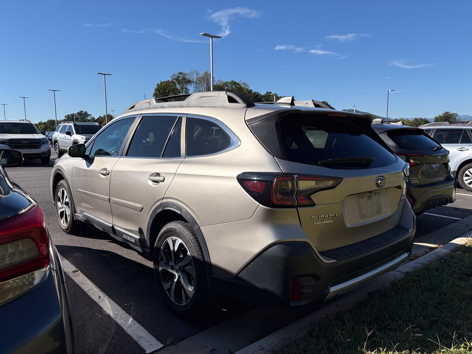 Used 2020 Subaru Outback Limited w/ Popular Package #2 AWD/4WD image 4