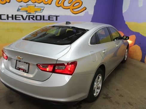 Used 2018 Chevrolet Malibu LS FWD image 8