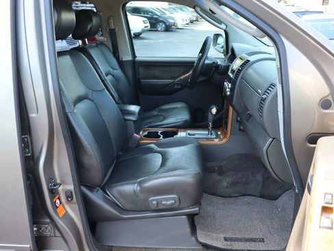 Used 2005 Nissan Pathfinder LE image 16