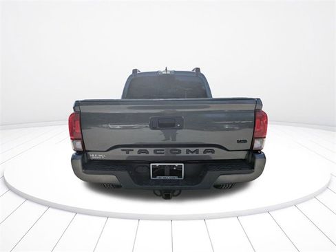 Used 2019 Toyota Tacoma TRD Off-Road image 5