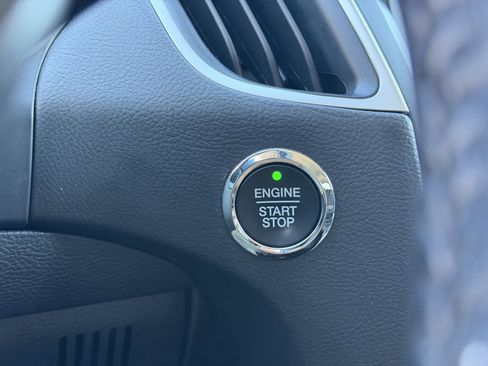 Used 2023 Ford Edge SEL image 19