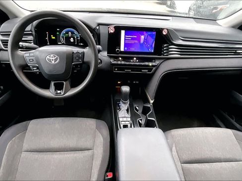 Used 2025 Toyota Camry LE FWD image 15