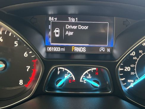 Used 2019 Ford Escape Titanium AWD/4WD image 17