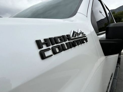 Used 2023 Chevrolet Silverado 2500 High Country w/ Z71 Off-Road Package AWD/4WD image 16