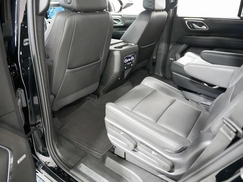 Used 2022 Chevrolet Tahoe Z71 w/ Z71 Off-Road Package AWD/4WD image 26