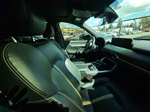 Used 2024 MAZDA CX-90 3.3 Turbo w/ Premium Plus Pkg image 10