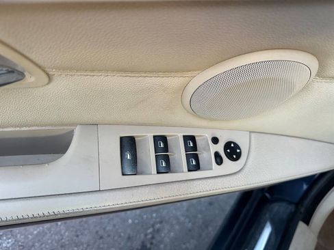 Used 2012 BMW 328i Convertible image 16