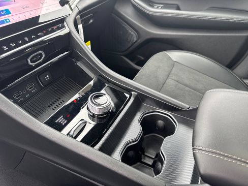 New 2026 Jeep Grand Cherokee Altitude AWD/4WD image 32