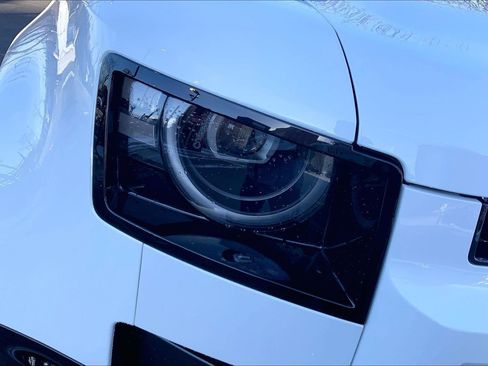 New 2026 Land Rover Defender 110 X-Dynamic SE image 13