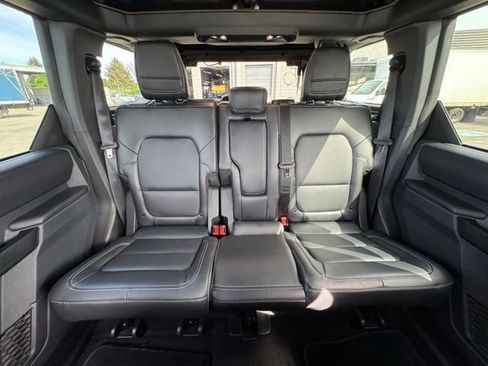 Used 2025 Ford Bronco Outer Banks AWD/4WD image 29