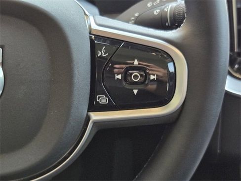 Used 2025 Volvo XC90 B6 Core w/ Protection Package image 31