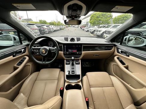 Used 2022 Porsche Macan S AWD/4WD image 3