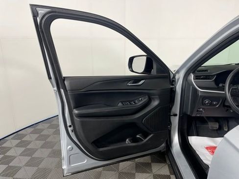 Used 2023 Jeep Grand Cherokee L Laredo image 15