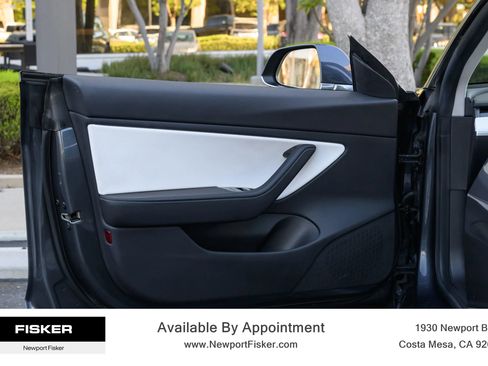 Used 2019 Tesla Model 3 Standard Range Plus image 10