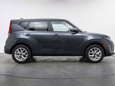 Used 2025 Kia Soul LX w/ LX Technology Package image 11