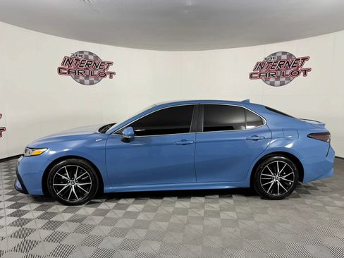 Used 2023 Toyota Camry SE FWD image 4