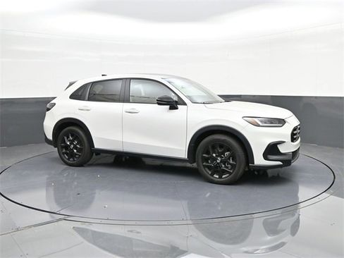 Certified 2025 Honda HR-V Sport image 17