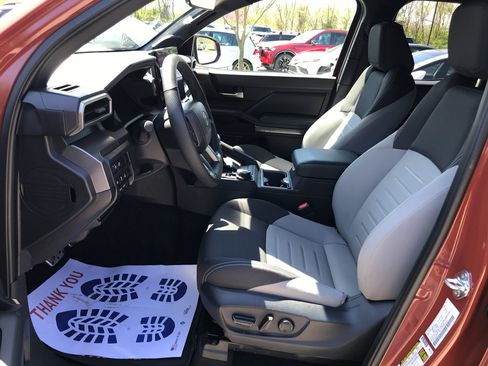 Certified 2025 Toyota Tacoma TRD Sport w/ TRD Sport Upgrade Package image 23