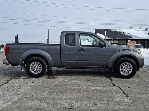 Used 2017 Nissan Frontier SV image 7