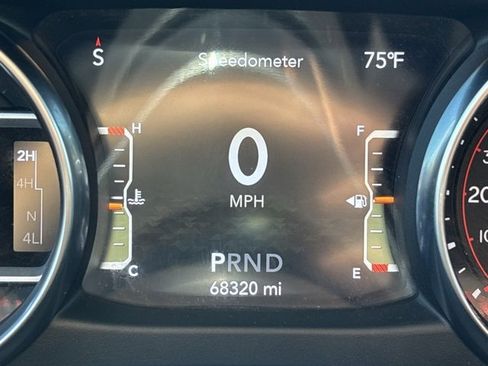 Used 2020 Jeep Gladiator Rubicon w/ Cold Weather Group image 22