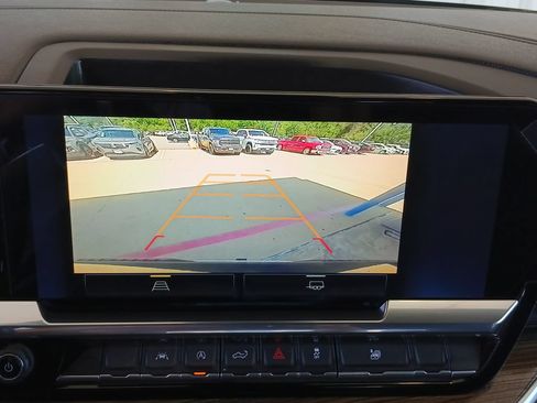 Used 2022 Chevrolet Silverado 1500 LT w/ Protection Package RWD image 15