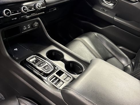 Used 2025 Honda Pilot EX-L image 9