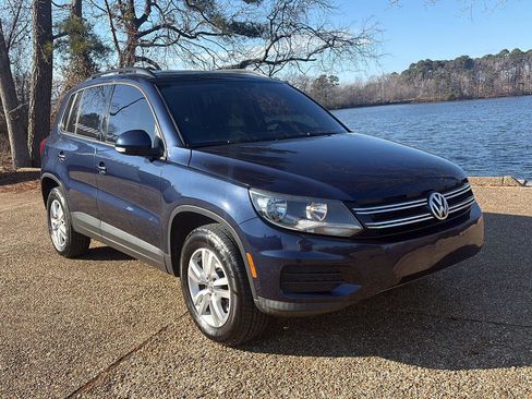 Used 2016 Volkswagen Tiguan S image 1