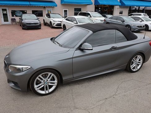 Used 2017 BMW 230i Convertible image 32
