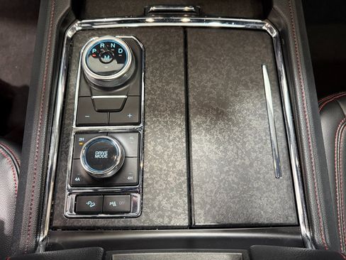 Used 2024 Ford Expedition Max Limited image 13