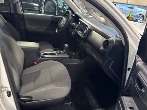 Used 2019 Toyota Tacoma SR w/ SR Convenience Package RWD image 13