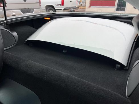 Used 2004 Chevrolet Corvette Coupe w/ Roof Package image 21